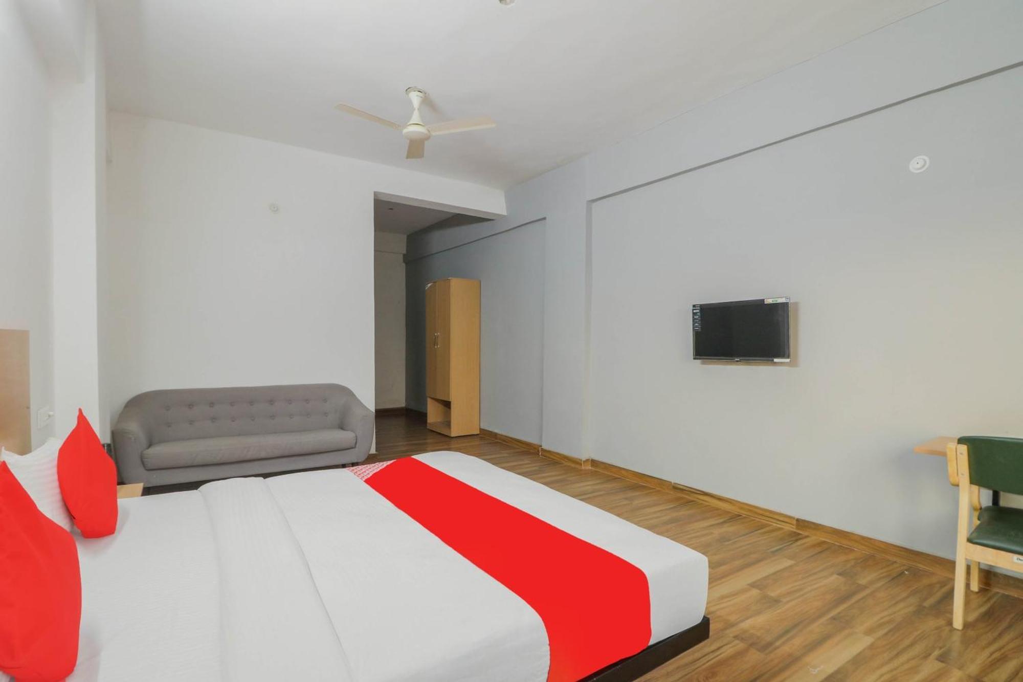 Townhall Bhiwadi Exterior foto